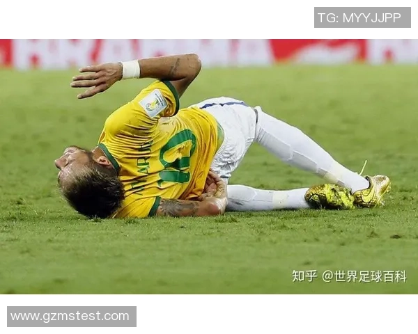 被足球砸中三次的球星：意外遭遇背后的坚毅与坚持